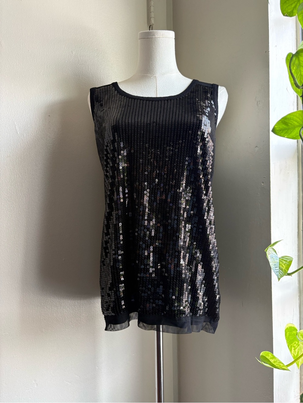 simply vera noir sequin tank top